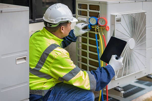 Professional Hvac technician working in Comstock, NY